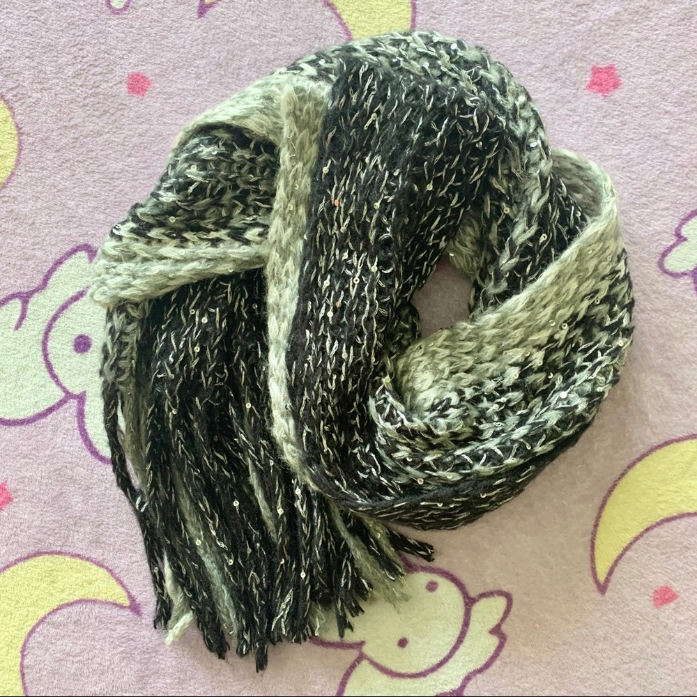 Scarf - Picture 2 of 5